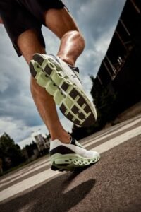 history of sport shoes in Hindi 